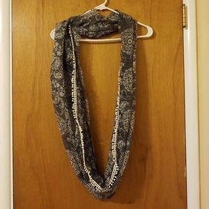 Round light scarf